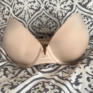 Multi-way/multi position Victoria Secret bra. Size 32DDD